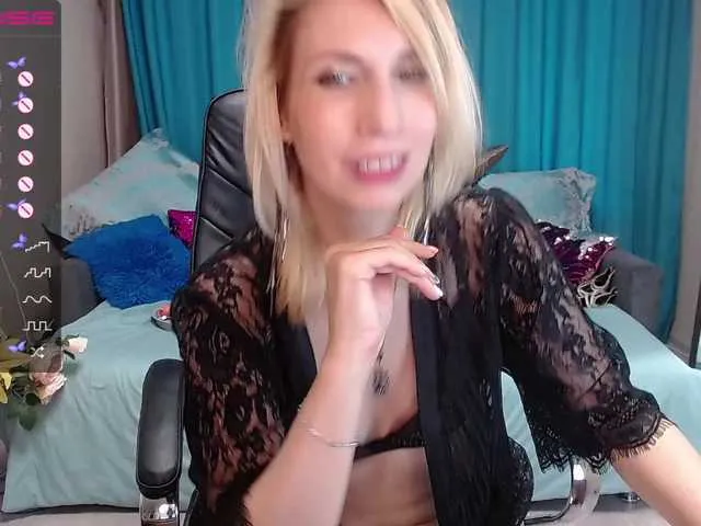 Live sex webcam photo for KirstenDesire #276004131