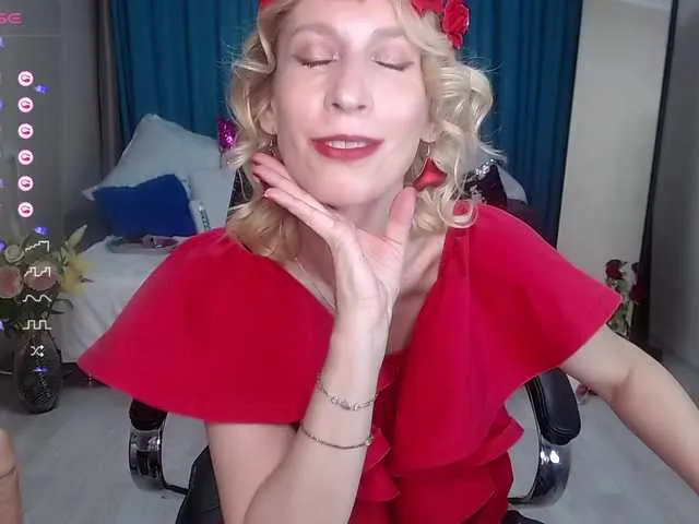 Live sex webcam photo for KirstenDesire #276352305