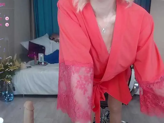 Live sex webcam photo for KirstenDesire #276438271