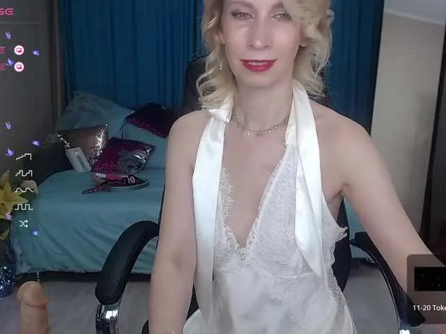 Live sex webcam photo for KirstenDesire #276528129