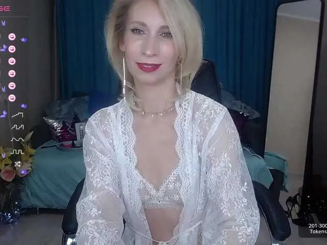 Live sex webcam photo for KirstenDesire #276548076