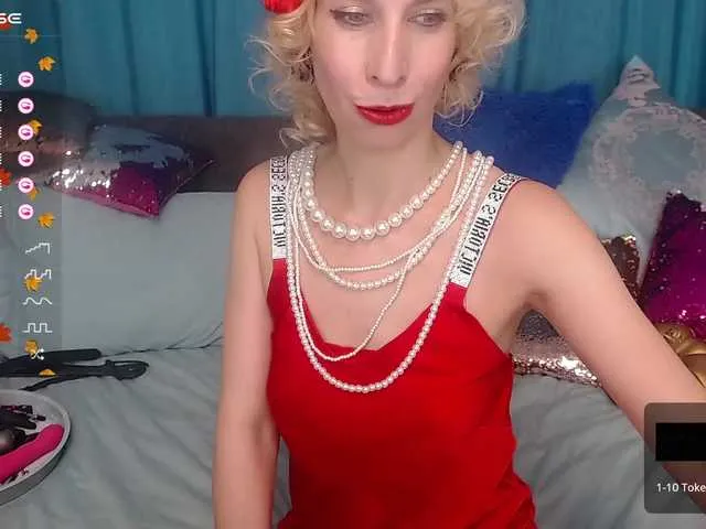 Live sex webcam photo for KirstenDesire #276572894