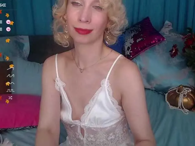 Live sex webcam photo for KirstenDesire #276581077