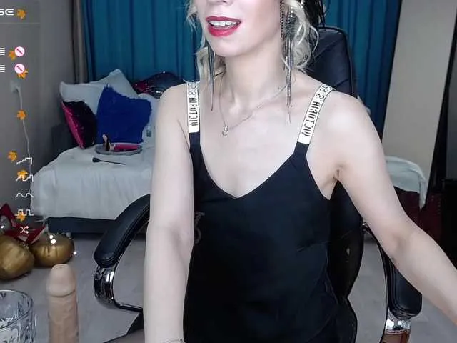 Live sex webcam photo for KirstenDesire #276815070