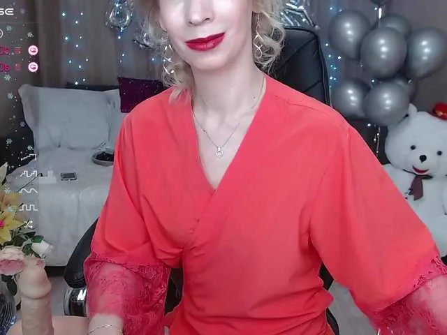 Live sex webcam photo for KirstenDesire #277141321