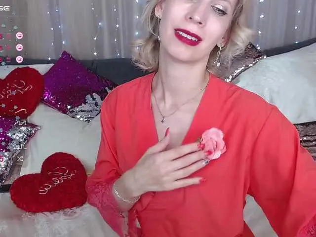 Live sex webcam photo for KirstenDesire #277409361