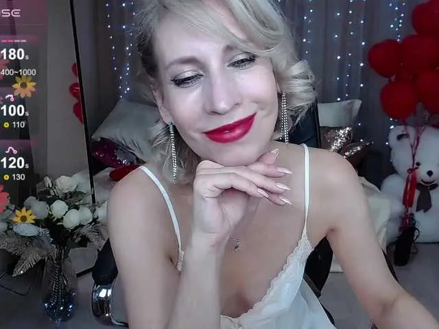 Live sex webcam photo for KirstenDesire #277478585