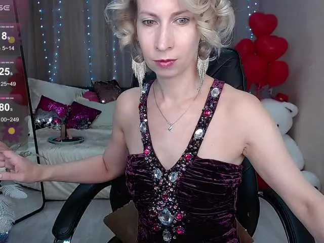 Live sex webcam photo for KirstenDesire #277520654