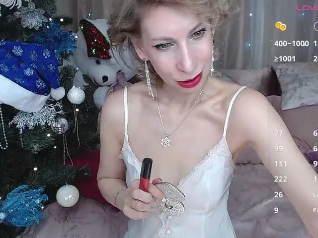 Live sex webcam photo for KirstenDesire #290234208