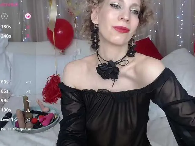 Live sex webcam photo for KirstenDesire #290398944