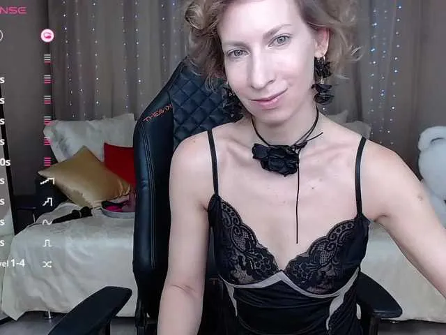 Live sex webcam photo for KirstenDesire #291258688