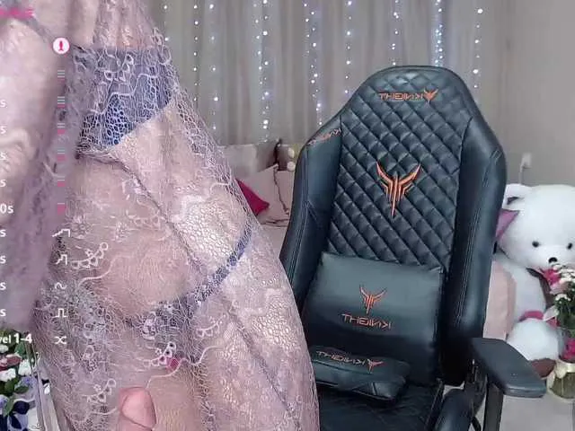 Live sex webcam photo for KirstenDesire #291446272