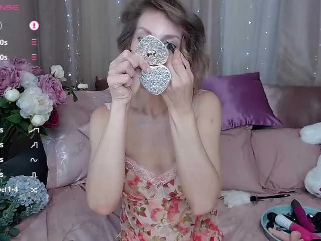 Live sex webcam photo for KirstenDesire #291966595