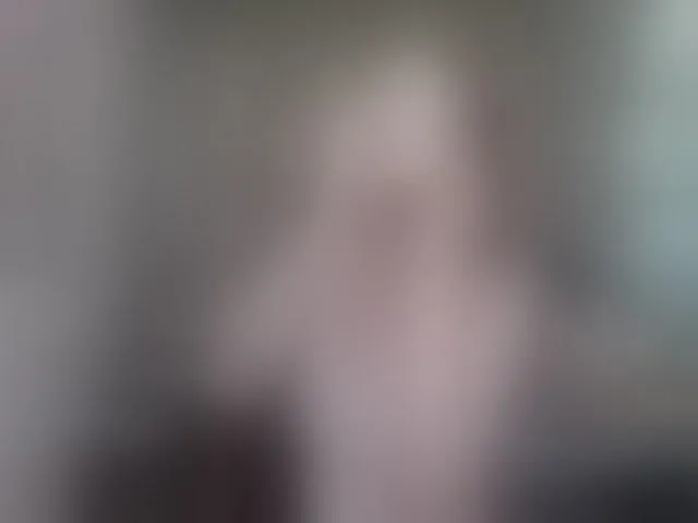 Live sex webcam photo for KirstenDesire #293302759