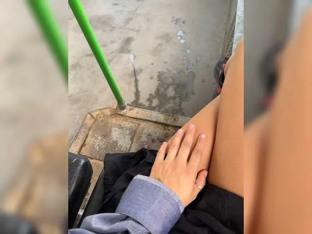 Live sex webcam photo for Kisa-Gav #274329536