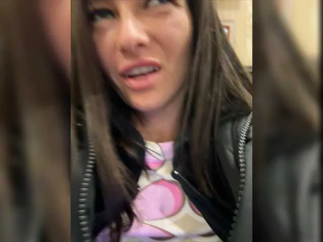 Live sex webcam photo for Kisa-Gav #277270326