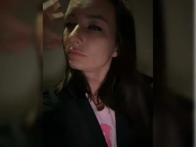 Live sex webcam photo for Kisa-Gav #277746257