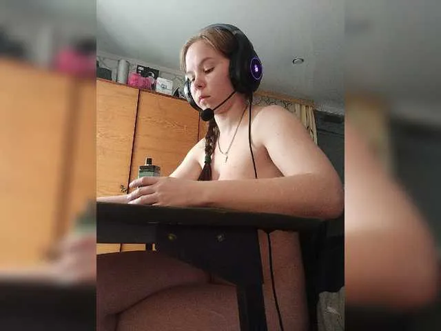 Live sex webcam photo for Kisa-malaya #293697405
