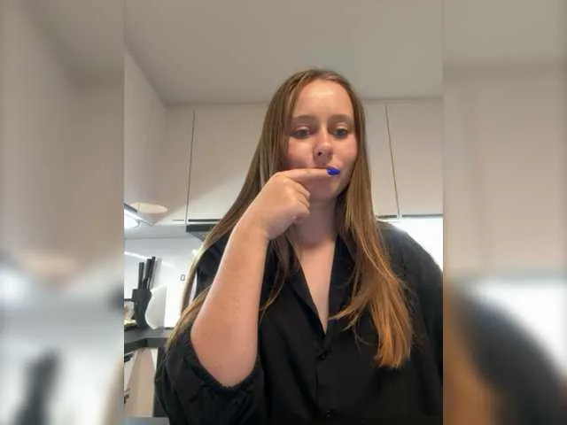 Live sex webcam photo for Kisacka #277800105