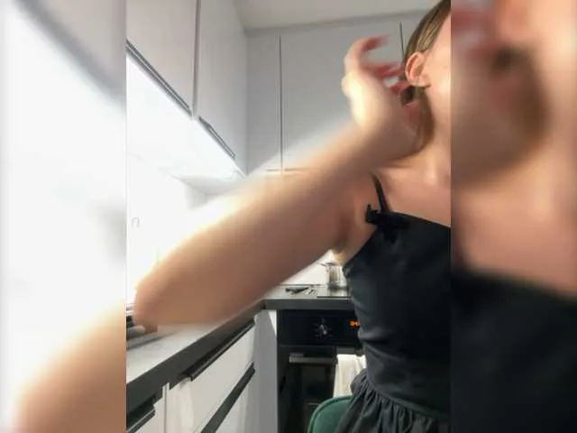 Live sex webcam photo for Kisacka #278155768