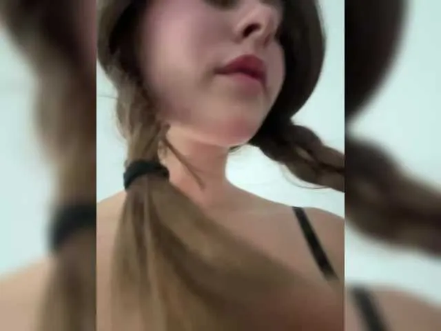 Live sex webcam photo for Kisacka #278238918