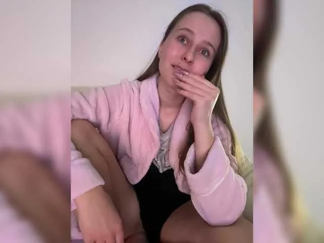 Live sex webcam photo for Kisacka #290582516