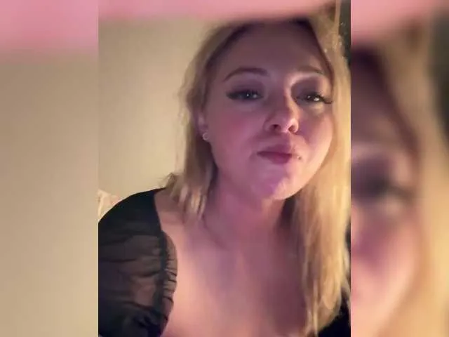 Live sex webcam photo for Kissmiss06 #291350897