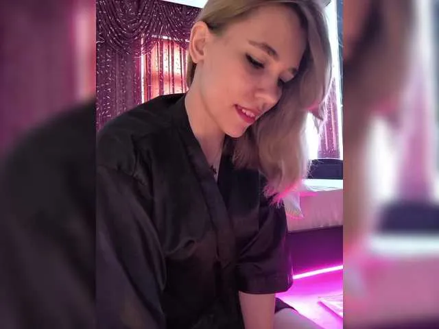 Live sex webcam photo for Kitteen #291190740