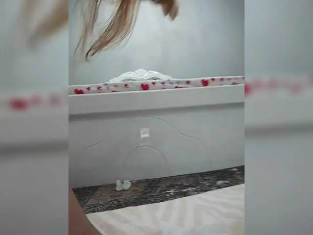 Live sex webcam photo for Kitteen #292219788