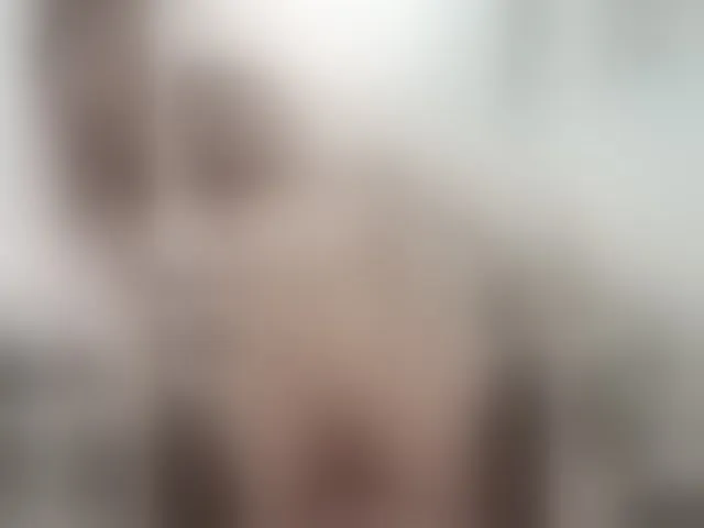 Live sex webcam photo for Kitteen #293396154