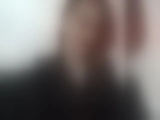 Live sex webcam photo for Kitteen #293770181