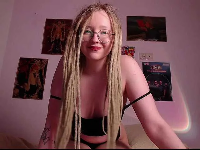 Live sex webcam photo for Kittenmeew #290280606