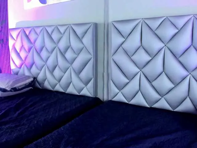 Live sex webcam photo for Kitty-doll1 #291997400