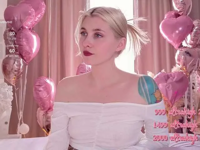 Live sex webcam photo for KittyBay #290473192