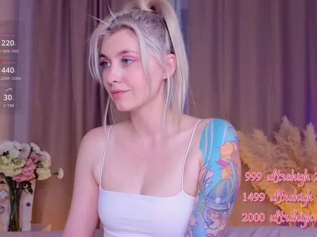 Live sex webcam photo for KittyBay #290544253