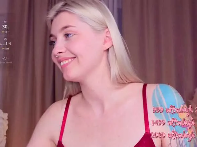 Live sex webcam photo for KittyBay #290558141