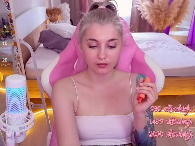 Live sex webcam photo for KittyBay #290607739