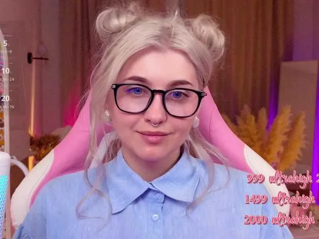 Live sex webcam photo for KittyBay #290631187