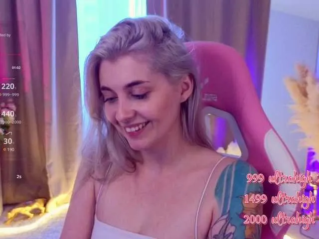 Live sex webcam photo for KittyBay #290660578