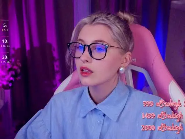 Live sex webcam photo for KittyBay #290686390