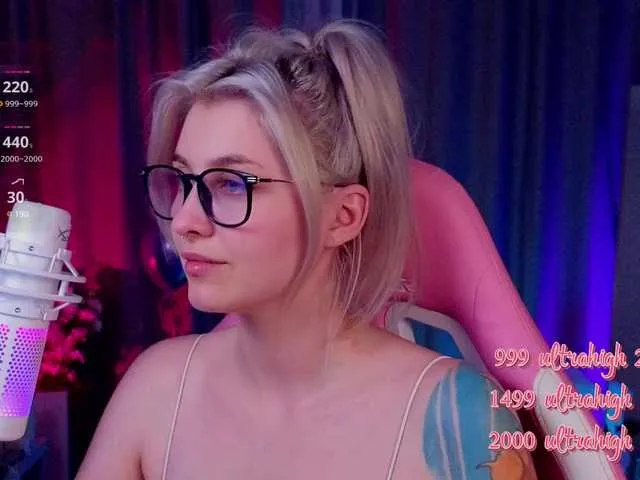 Live sex webcam photo for KittyBay #290760082