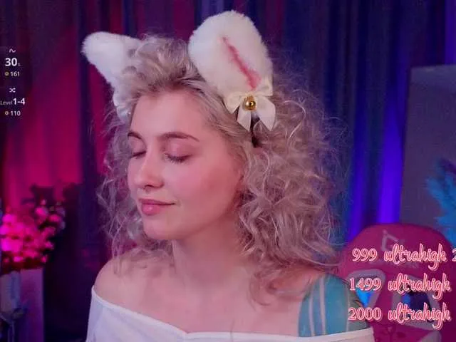 Live sex webcam photo for KittyBay #290788442