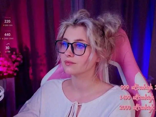 Live sex webcam photo for KittyBay #290801551