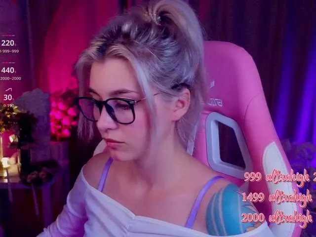 Live sex webcam photo for KittyBay #290856476