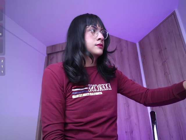 Live sex webcam photo for KittyGiirl #290393324