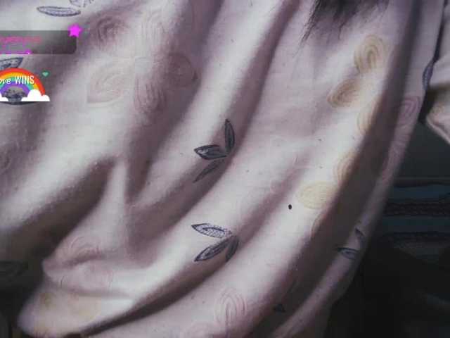 Live sex webcam photo for KittyGiirl #291290477