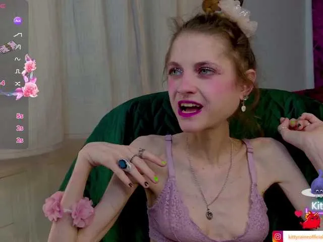 Live sex webcam photo for KittyRaine #293302760