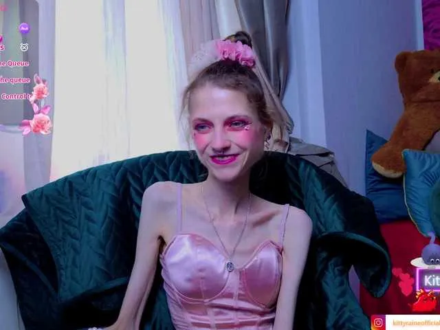 Live sex webcam photo for KittyRaine #293623250