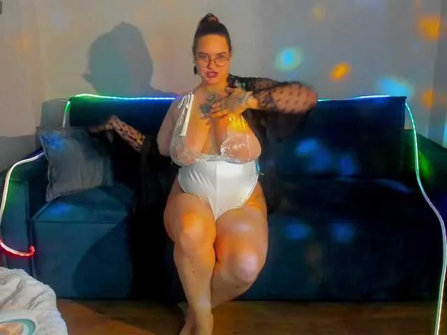 Live sex webcam photo for Kity-Mooree #294101434