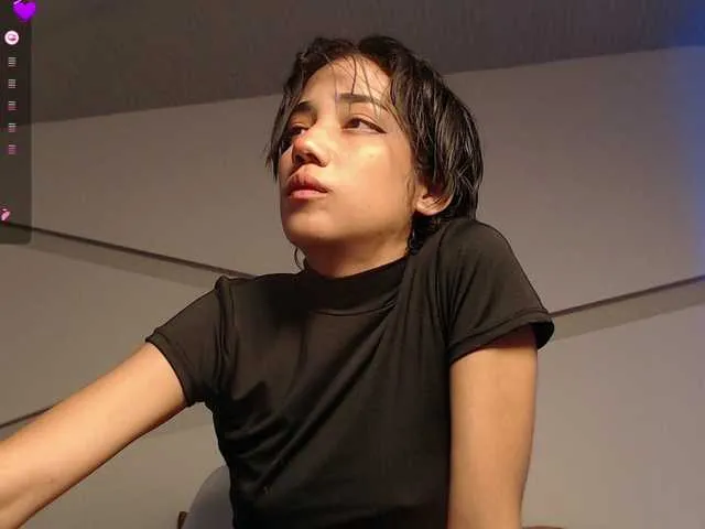 Live sex webcam photo for Kity-hot #291388196